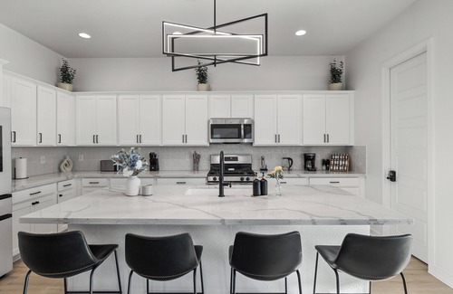 South Mountain Casa | Brand New! Private 3BR Retreat - Pool, Mountain Views, Fast WiFi & Workspace