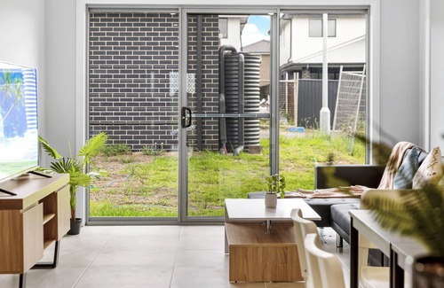 Austral Casa | Brand New 3Br One-Level House with WiFi & Parking