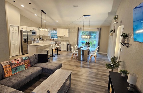 Silver Springs Shores Casa | Brand new 4 bd house - hot tub, game room, fire pit. 5 min from Walmart & food