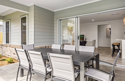 Redcliffe Casa | Brand-New 4-Bed Beach House with Alfresco Dining