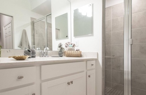 Lakewood Ranch Condominio | Brand-new 4th Floor 2/bed, 2/bath with golf & lake view