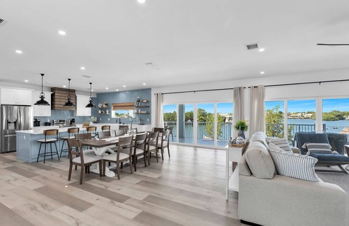 Marathon Cabaña | Brand new 5bed/6bath pool w/45 foot dockage - available with 2 more homes
