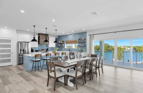 Marathon Cabaña | Brand new 5bed/6bath pool w/45 foot dockage - available with 2 more homes