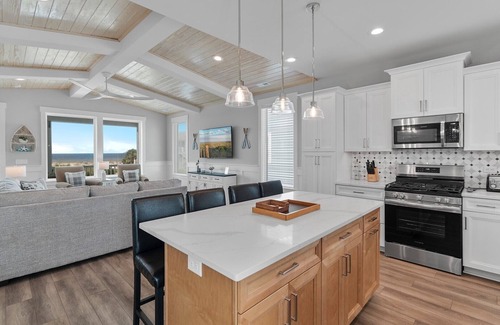 Long Beach Casa | Brand New 5BR 4.5BA House, Ocean Views, Pool, Elevator, Event Home, Sleeps 14