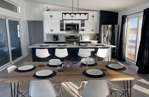 Port Howe Casa | Brand new 6 person ocean front bungalow