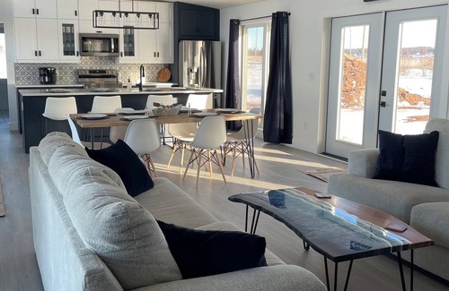 Port Howe Casa | Brand new 6 person ocean front bungalow
