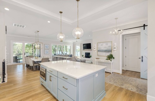 Seneca Casa | Brand New 6BR/6BA Luxury Home, 20 min to Clemson. Flat lot/firepit/pool table!