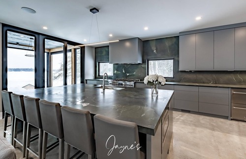 Bala Cabaña | Brand new 8 bed 5 bath cottage on Lake Muskoka