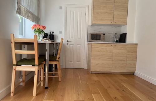Friern Barnet Casa | Brand new and cosy 2bedroom house in fabulous London with WiFi
