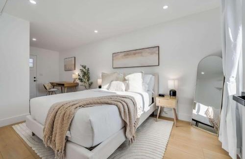 Sunnyvale West Casa | Brand New Apt W Parking Blocks From Downtown- C