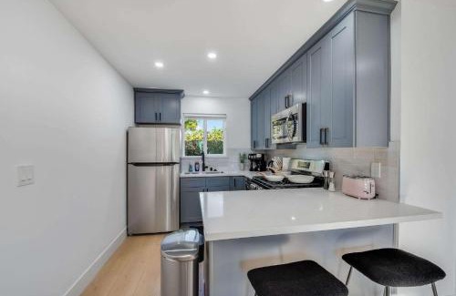 Sunnyvale West Casa | Brand New Apt W Parking Blocks From Downtown- D