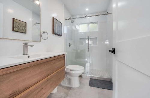 Sunnyvale West Casa | Brand New Apt W Parking Blocks From Downtown- E