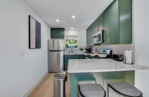 Sunnyvale West Casa | Brand New Apt W Parking Blocks From Downtown- F