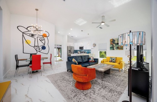 Tropic Casa | BRAND NEW Artsy Vibe in Eau Gallie ART District, WiFi, AC, Gazebo