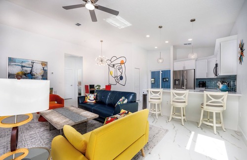 Tropic Casa | BRAND NEW Artsy Vibe in Eau Gallie ART District, WiFi, AC, Gazebo