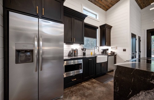 Pickens Cabina | BRAND NEW! BOHO Modern + Chic Luxury Couples Retreat!