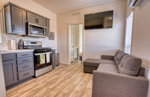 Ehrenberg Alquiler De RV | Brand New Cabin along the Colorado River!
