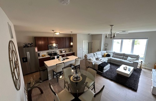 St. Charles Casa | Brand New Charming and Cozy 3-bedroom townhome in historic Saint Charles
