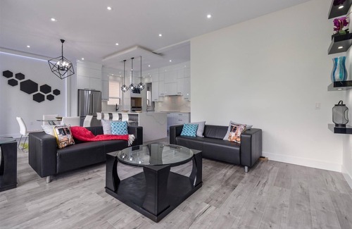 Willoughby Casa | 🍁Brand new, cheerful, exquisite 4 BR house,fast wifi,parking🏆
