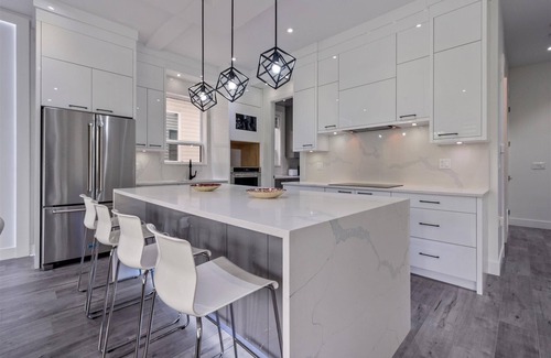 Willoughby Casa | 🍁Brand new, cheerful, exquisite 4 BR house,fast wifi,parking🏆