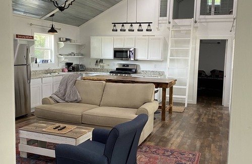Dundee Cabaña | *Brand New Construction* Moon Lake View Cabin