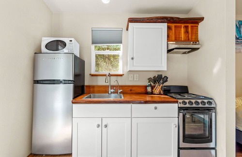 Trinidad Cabaña | Brand New Cottage Five Minutes From The Beach with Fast Wi-Fi
