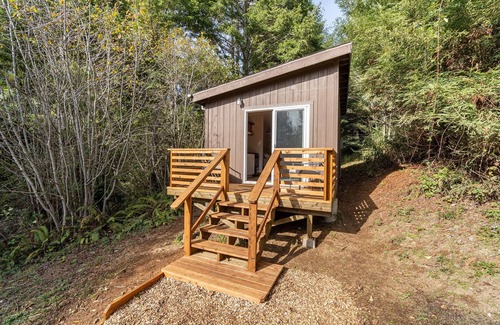 Trinidad Cabaña | Brand New Cottage Five Minutes From The Beach with Fast Wi-Fi