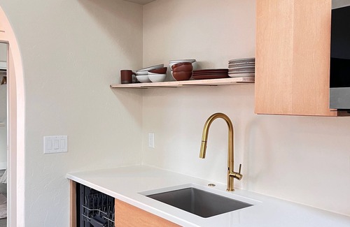 Asheville Cabaña | Brand new cottage in charming Norwood Park