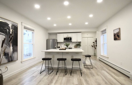 Brunswick Apartamento | Brand New Downtown 2BR on Noble Next to Bowdoin(Safe&Sound)