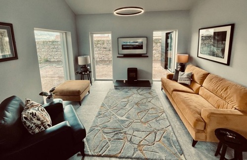 Rostrevor Casa | Brand new ECO Build in heart of village , near sea and mountains
