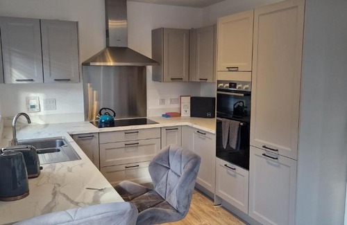 Peterborough Casa | Brand new Entire 4-Bed House in Peterborough