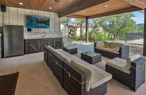 Sabinal Casa | Brand new for 2025 | On the golf course in Concan