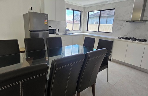 Fairfield West Casa | Brand new fully accessible 5 bedroom house