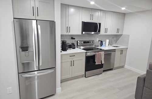 Southeast Calgary Apartamento | Brand-New Guest House (2 bedrooms)