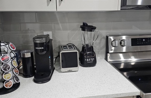Southeast Calgary Apartamento | Brand-New Guest House (2 bedrooms)