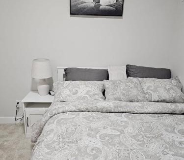 Southeast Calgary Apartamento | Brand-New Guesthouse-2bedrooms