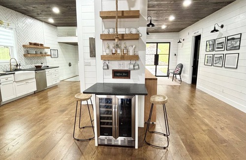 Jacksboro Casa | BRAND NEW- HAS IT ALL! Luxury Farmhouse Lakefront Home