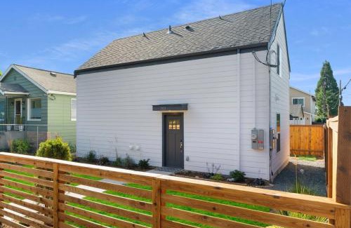 Greenwood Casa | Brand New Home 10min To Green Lake