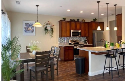 Visalia Casa | Brand New Home Close to Sequoia /w Tub & Games