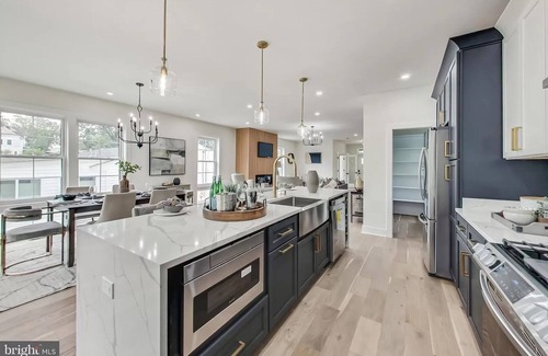 Nauck Casa | Brand NEW house with Spacious 5-bedroom 4-bathroom, WiFi, and non smoking