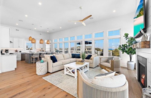 South Beach Haven Casa | BRAND NEW HOUSE with POOL and HOTTUB - one off the beach