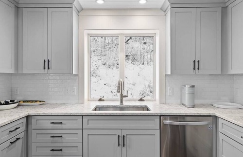 West Dover Casa | Brand New Kitchen & Bathrooms, close to Mt Snow!