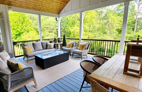 Greer Casa | BRAND NEW Lake House, Relaxing Retreat, 15 Min from GSP