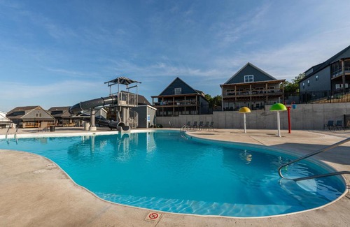 Hollister Casa | Brand New! Lake View with Arcade Game Room! Fully stocked kitchen!