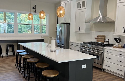 Speedwell Casa | Brand New! Lakefront, minimal steps to water. Large private dock, Chef's kitchen