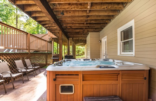 Lithonia Casa | Brand New Listing!! 7BR 4BA , Gated Single Family Home, Pool, Hot Tub