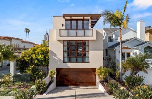 Village of La Jolla Casa | Brand New Listing Elegant 7BR Masterpiece Walk to Beach Shops & Dining