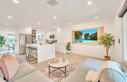 Plantation Casa | Brand new listing, Heated Pool, Fire Pit, Games, 15 Min to the beach & Las Olas