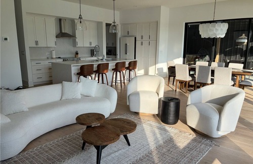 Waleska Casa | BRAND NEW! Luxurious Lakefront Property Perfect for Families & Friends!