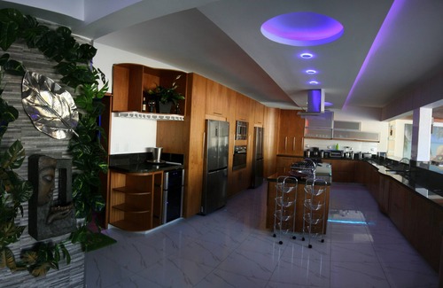 Villas Ana Maria Villa | ¡Nueva villa de lujo 14BD Party, a pasos de clubes / playas!